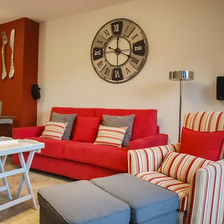 Apartup Aquarium Apartment
